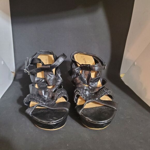 Top Moda Black Wedge Heel Sandals (10) - Picture 2 of 6